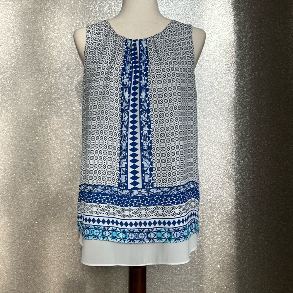 Rose & Olive white and blue top, size medium